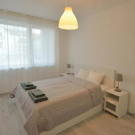 New 2 Bedroom In The Center Apartament