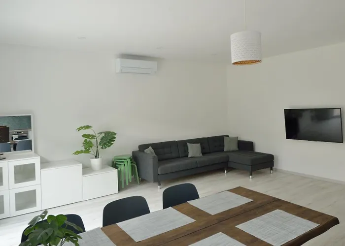 New 2 Bedroom In The Center *