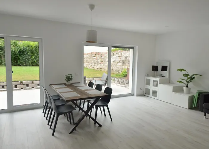 New 2 Bedroom In The Center Apartament *